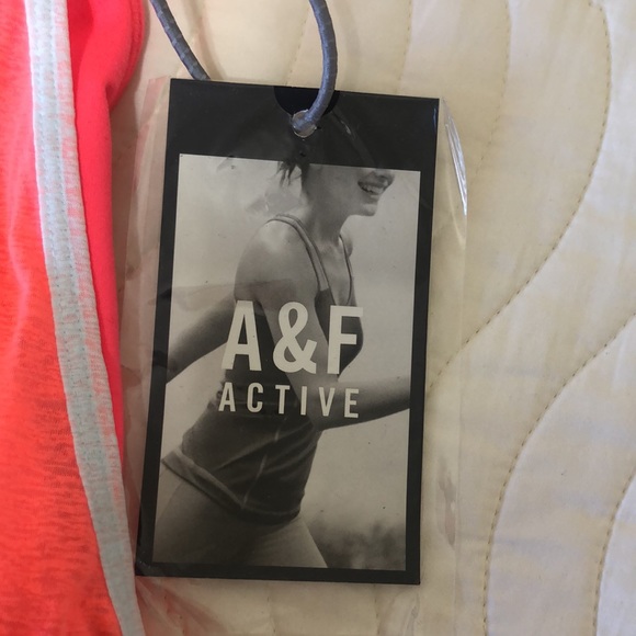Abercrombie & Fitch  Athletic workout top - Picture 8 of 10